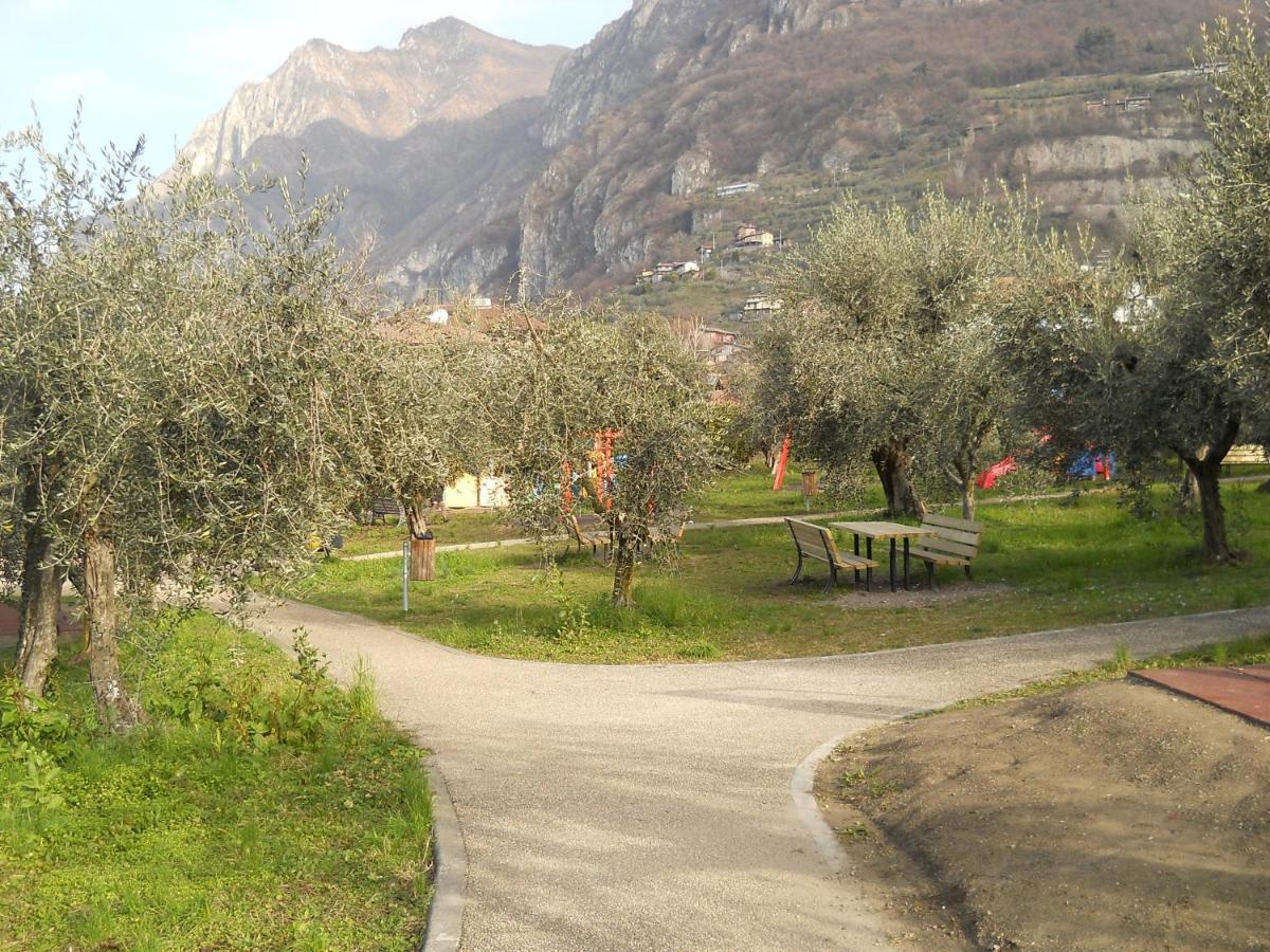 Appartamento Al Ponte Marone Exteriér fotografie