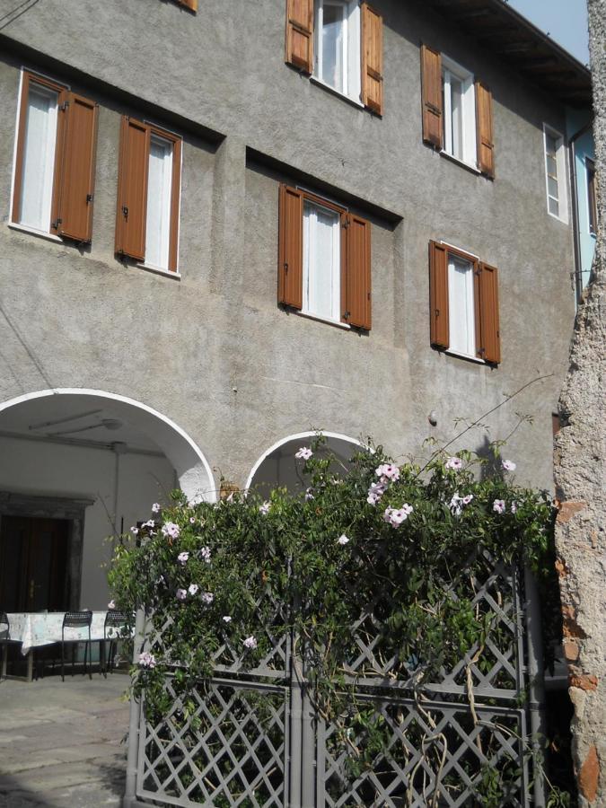 Appartamento Al Ponte Marone Exteriér fotografie